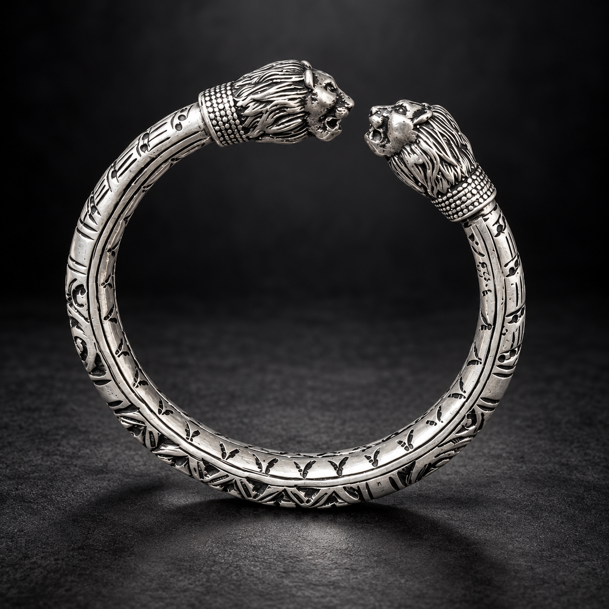 Men's Antique Silver Lion Kada